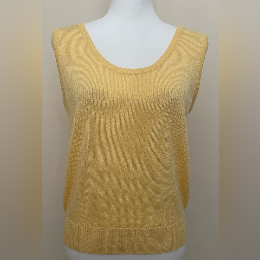 VTG Women’s San Remo Yellow Knit Scoop Neck Tank Top, Size M
